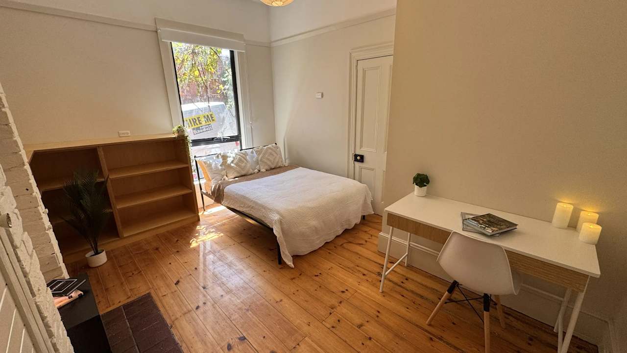 Furnished room in a share house