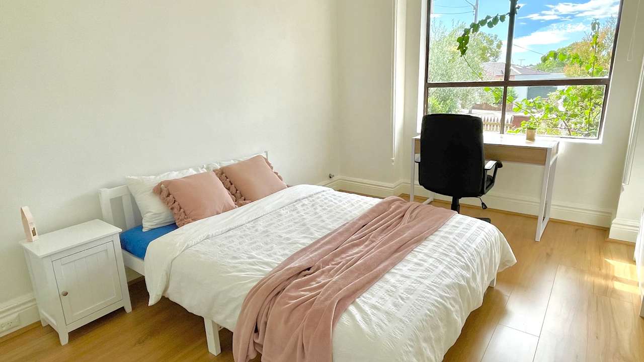 Furnished room in a share house