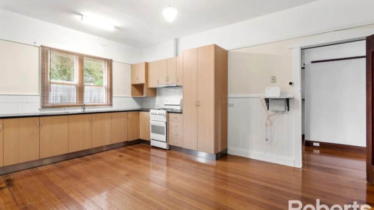 Unfurnished room in a share house