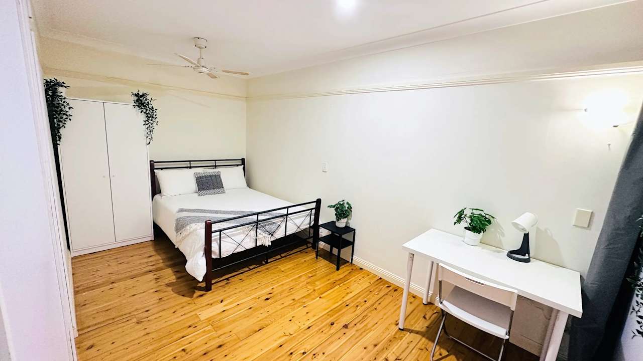 Furnished room in a share house