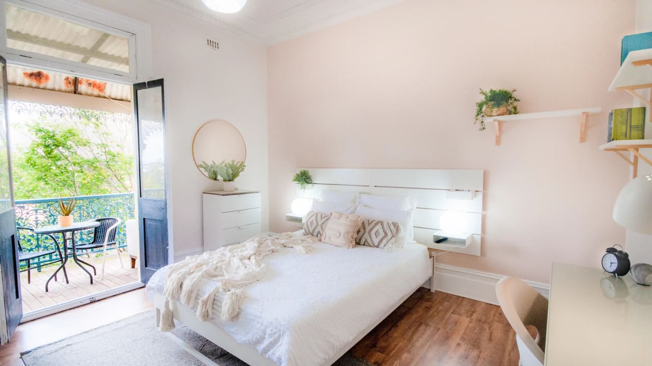 Furnished room in a share house