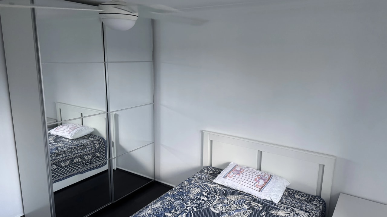 Furnished room in a share house
