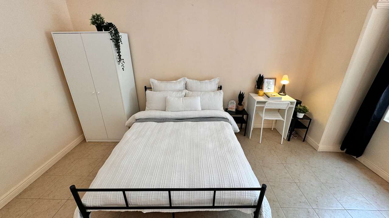 Whole property with 5 rooms for rent