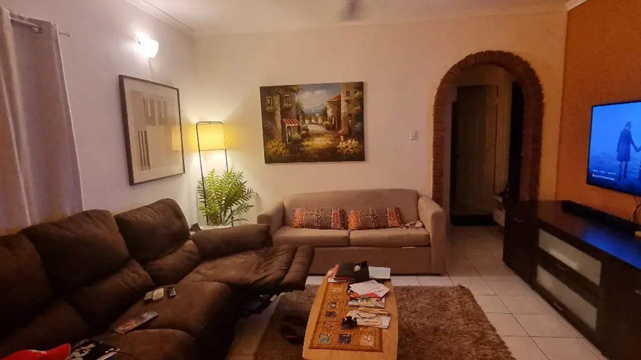 Furnished room in a flatshare