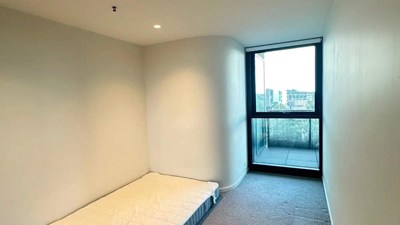 Unfurnished room with own bathroom