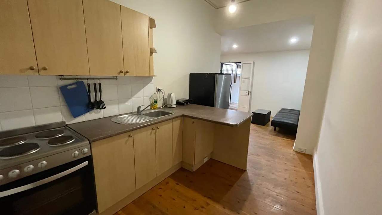 Furnished room in a flatshare