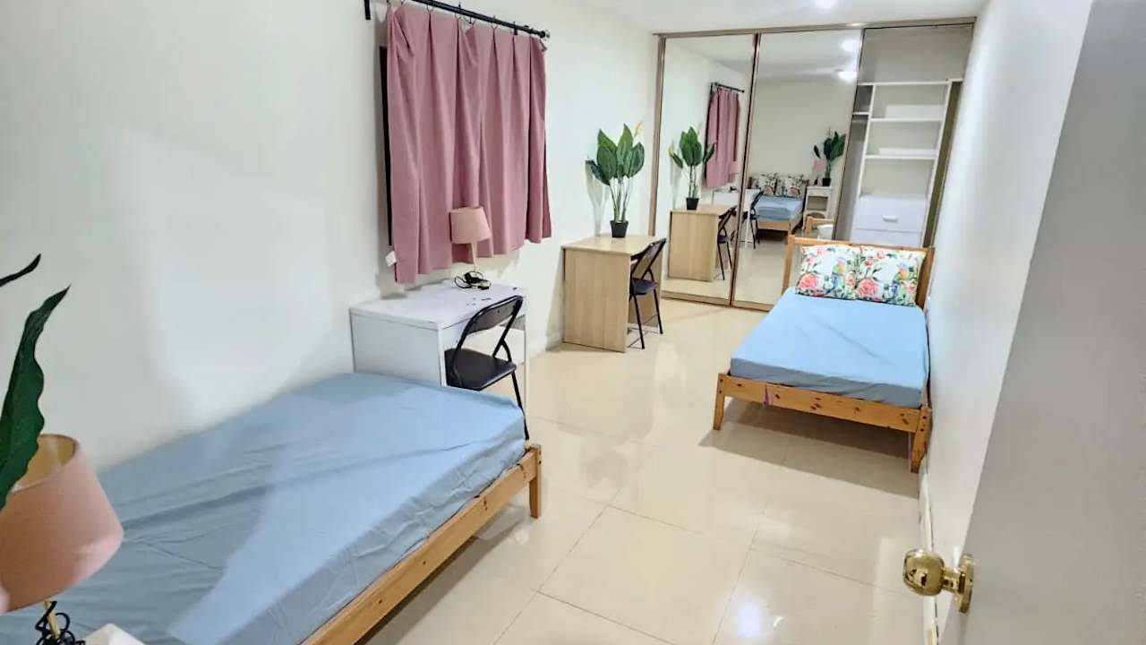 Furnished room in a share house
