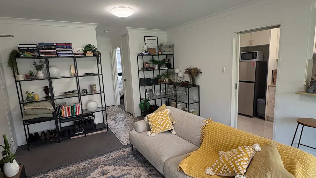 Unfurnished room in a flatshare