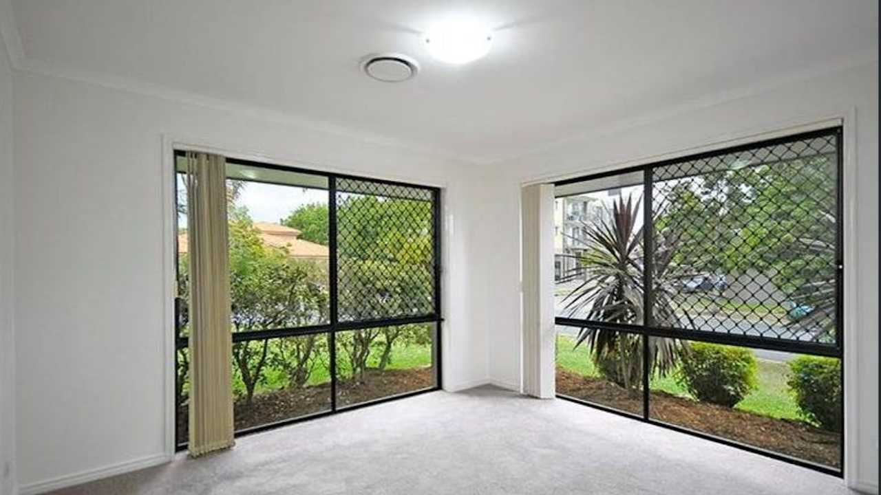 Room in a share house