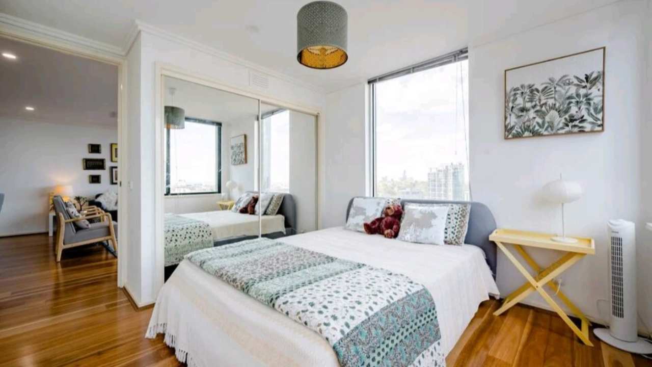 Furnished room in a flatshare