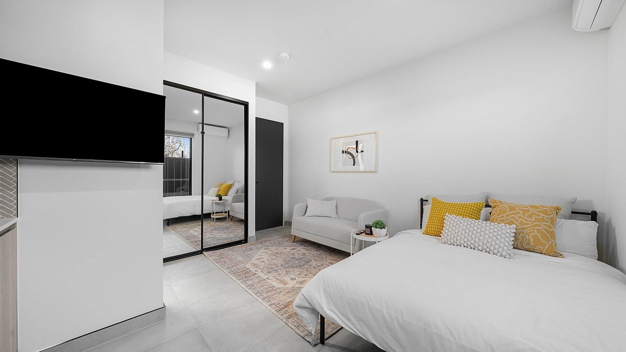 Room studio flat for rent