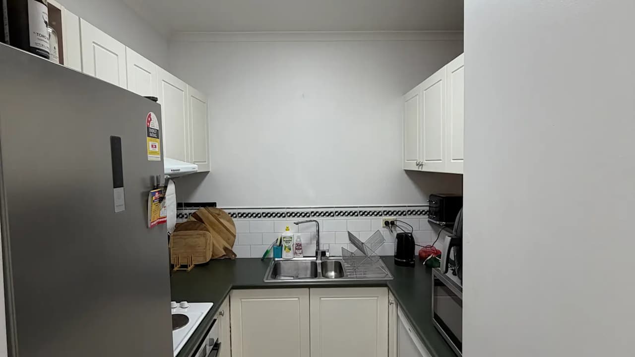 Unfurnished room in a flatshare