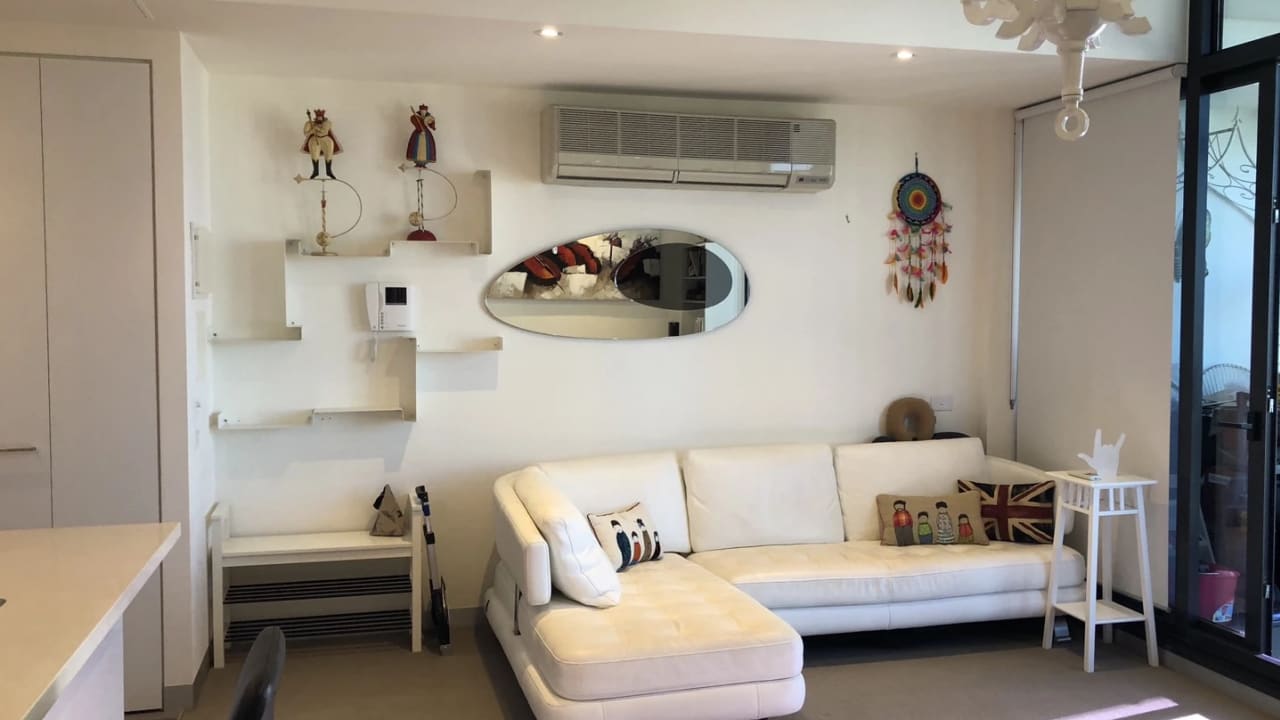 Furnished room with ensuite in a flatshare