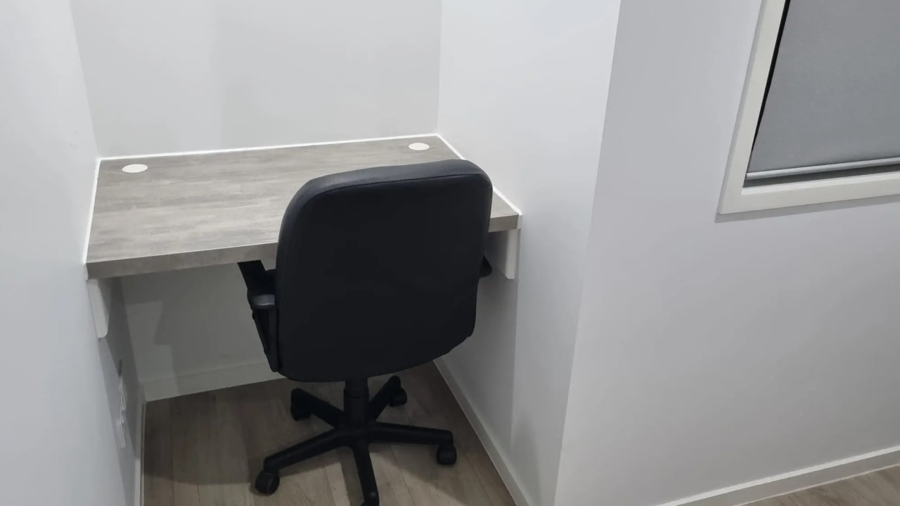 Furnished room in a share house