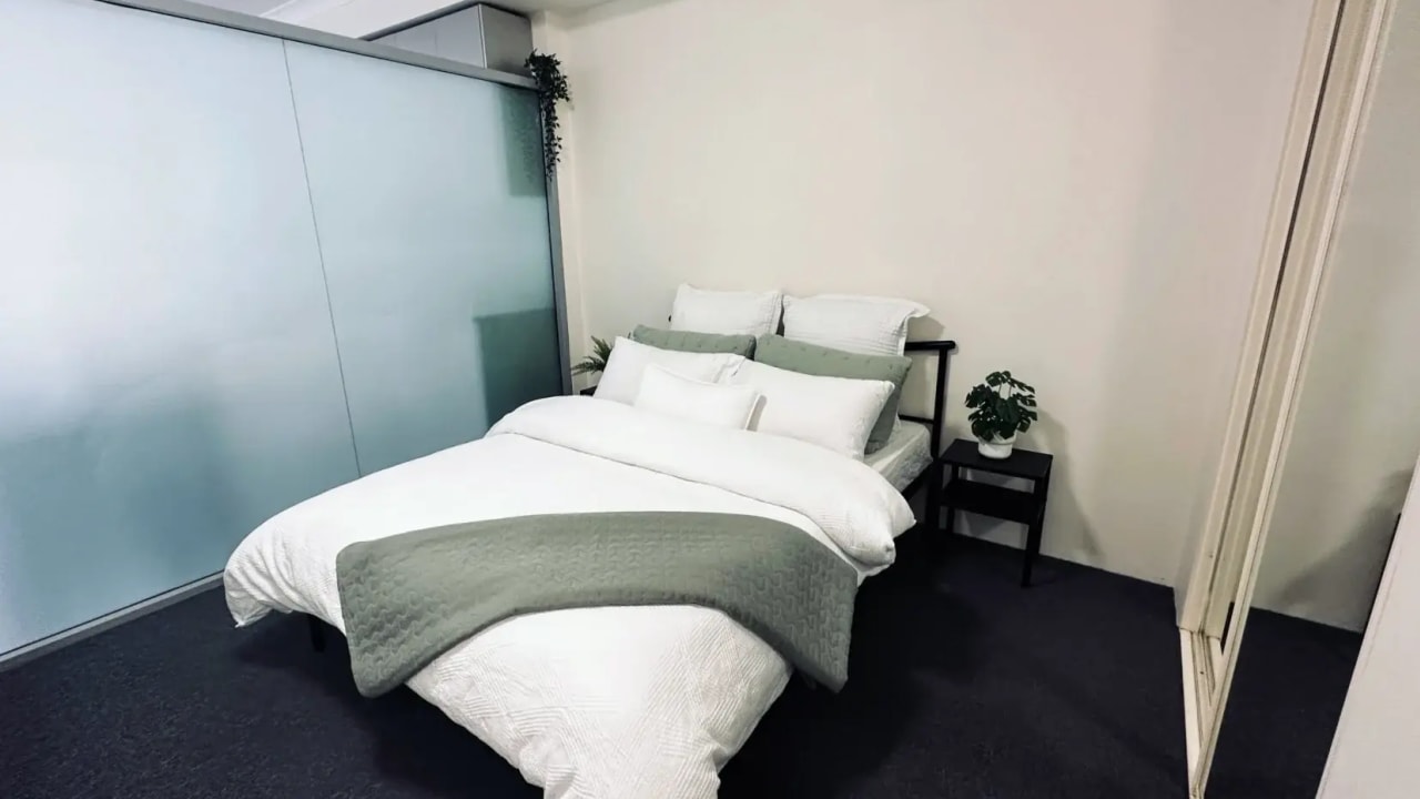 Furnished room with own bathroom