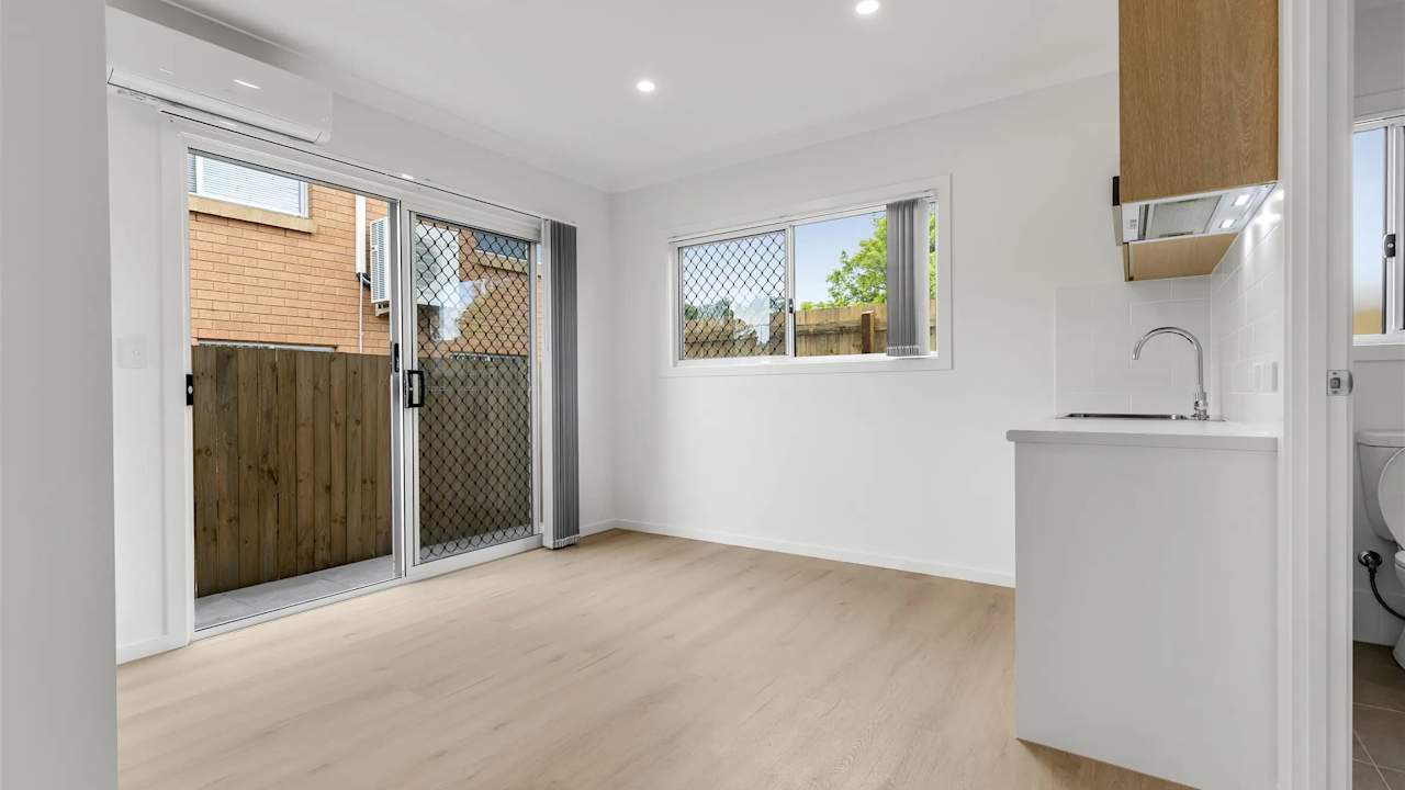 Room studio flat for rent