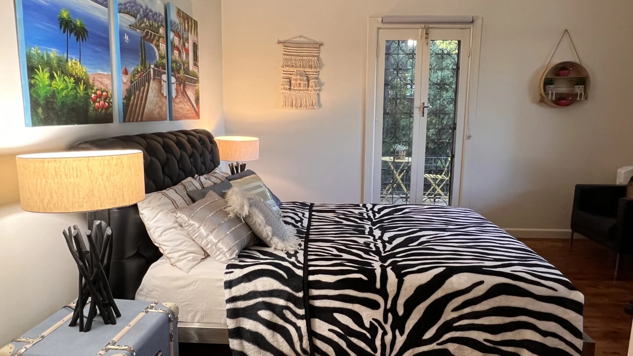 Furnished room in a share house