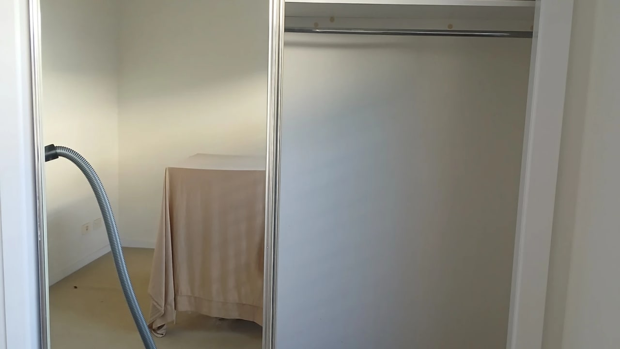Unfurnished room in a flatshare