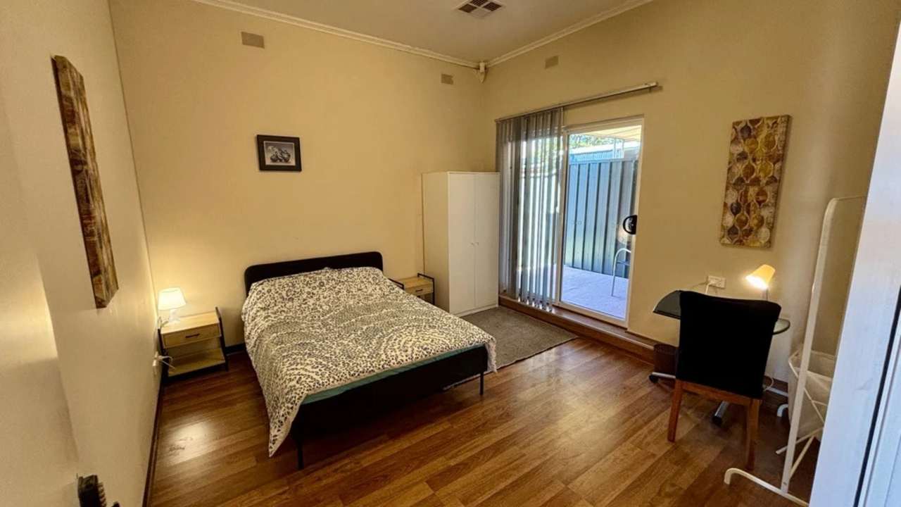 Room in a share house