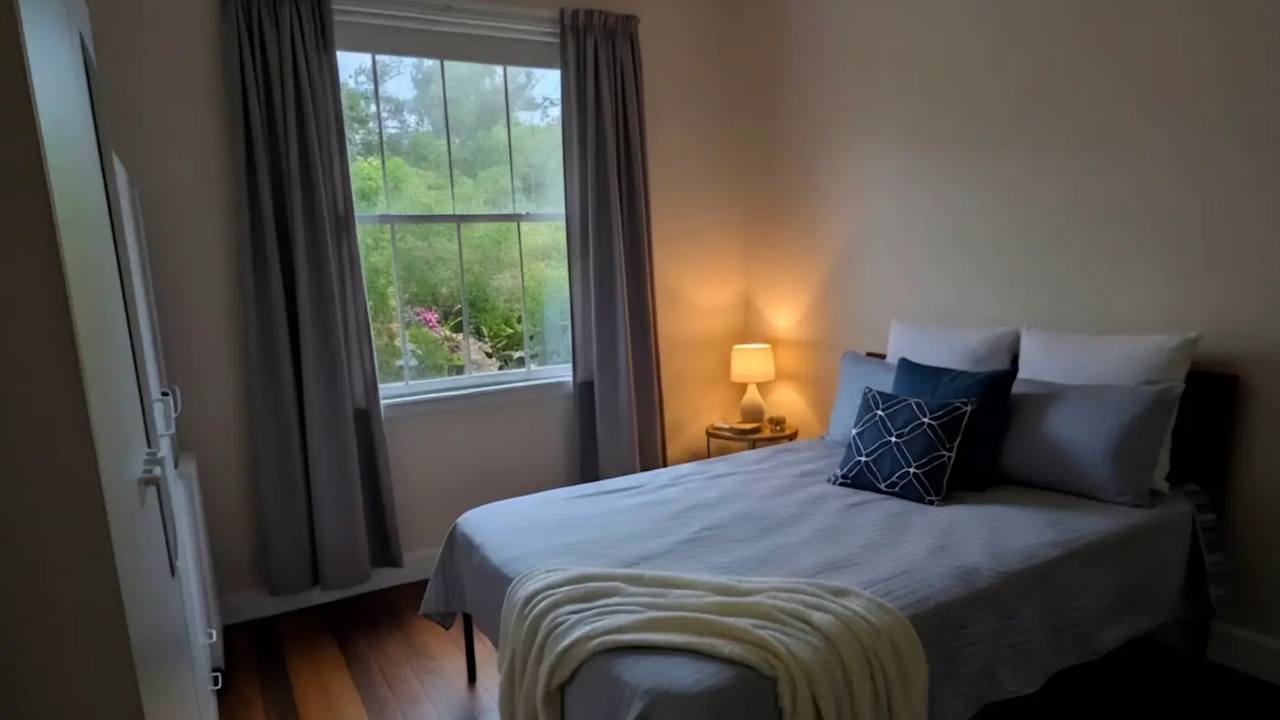 Room in a share house