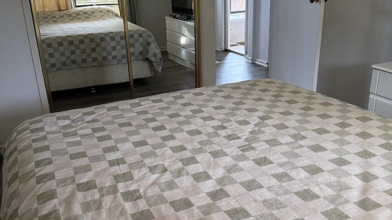 Room in a share house