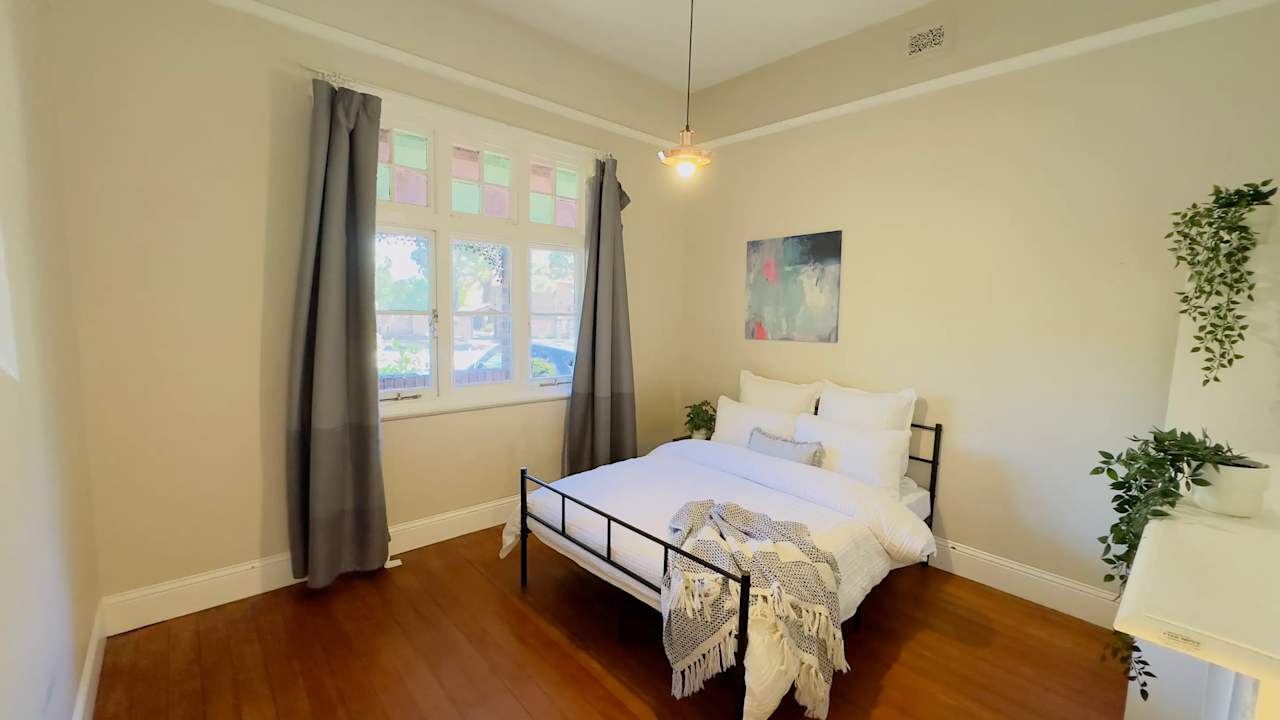 Furnished room in a flatshare