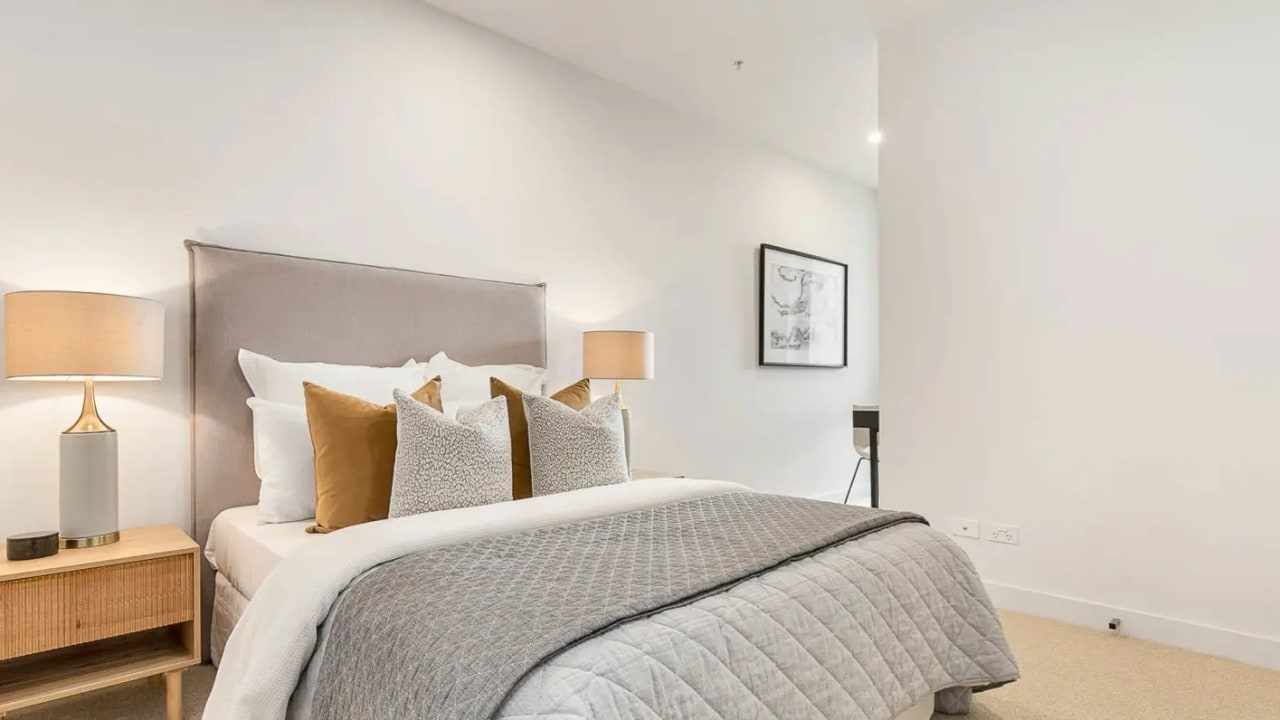 Unfurnished room in a flatshare