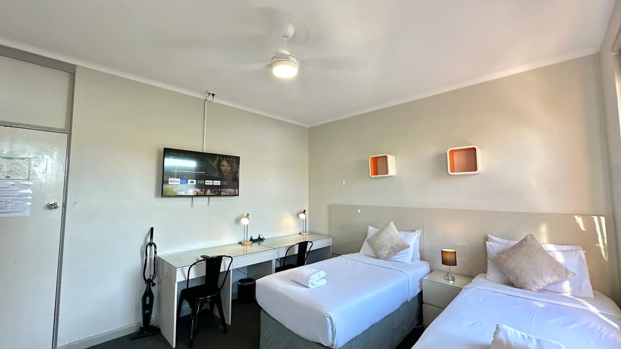Furnished room in a flatshare