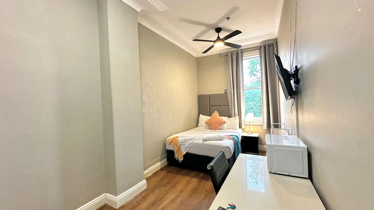 Furnished room in a share house