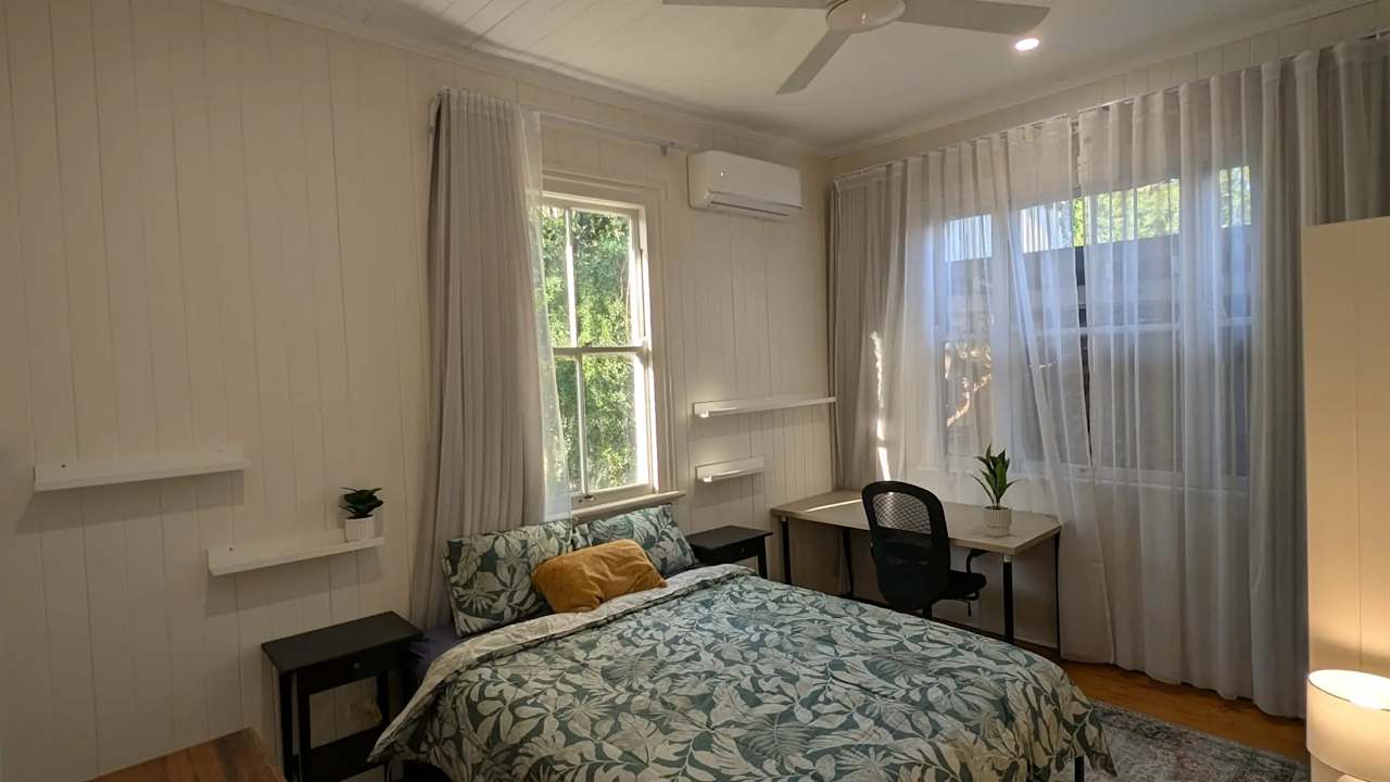 Furnished room in a share house