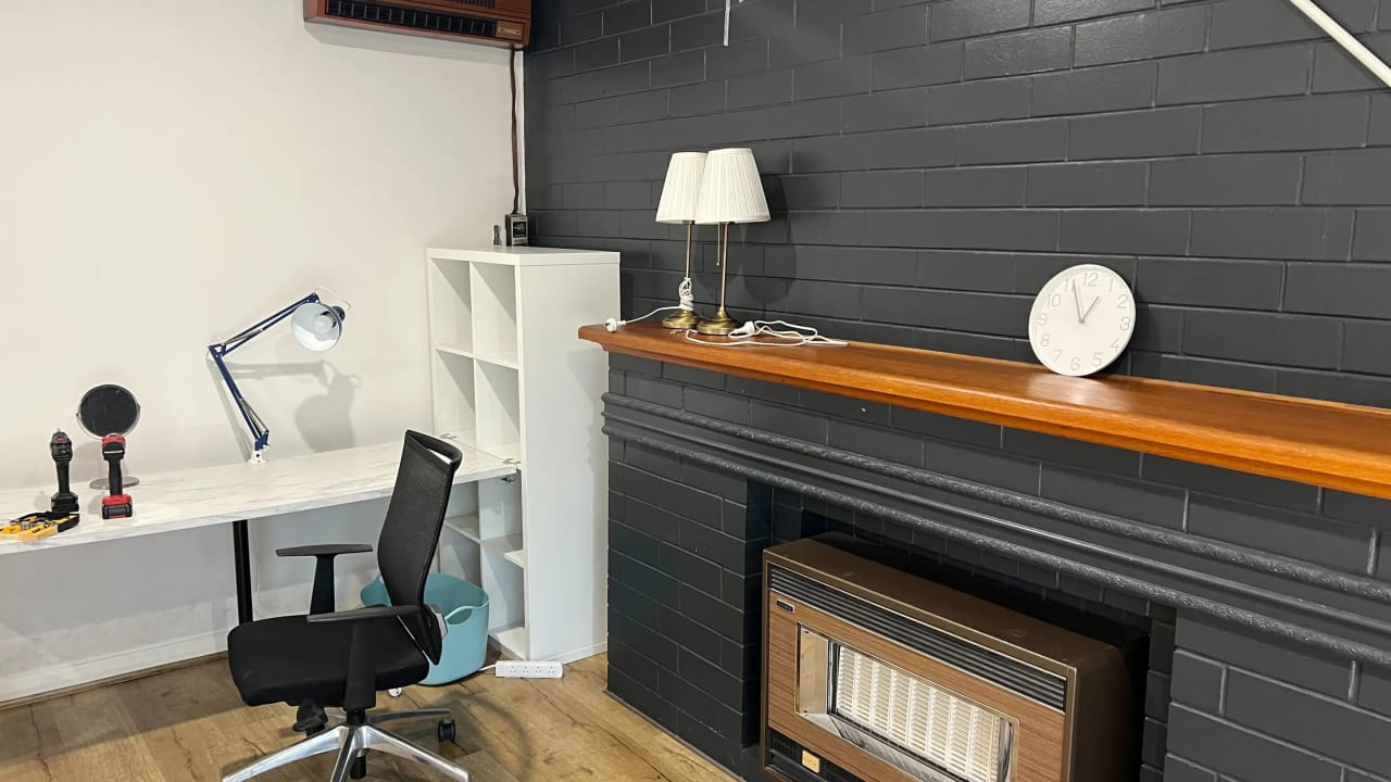 Furnished room in a share house