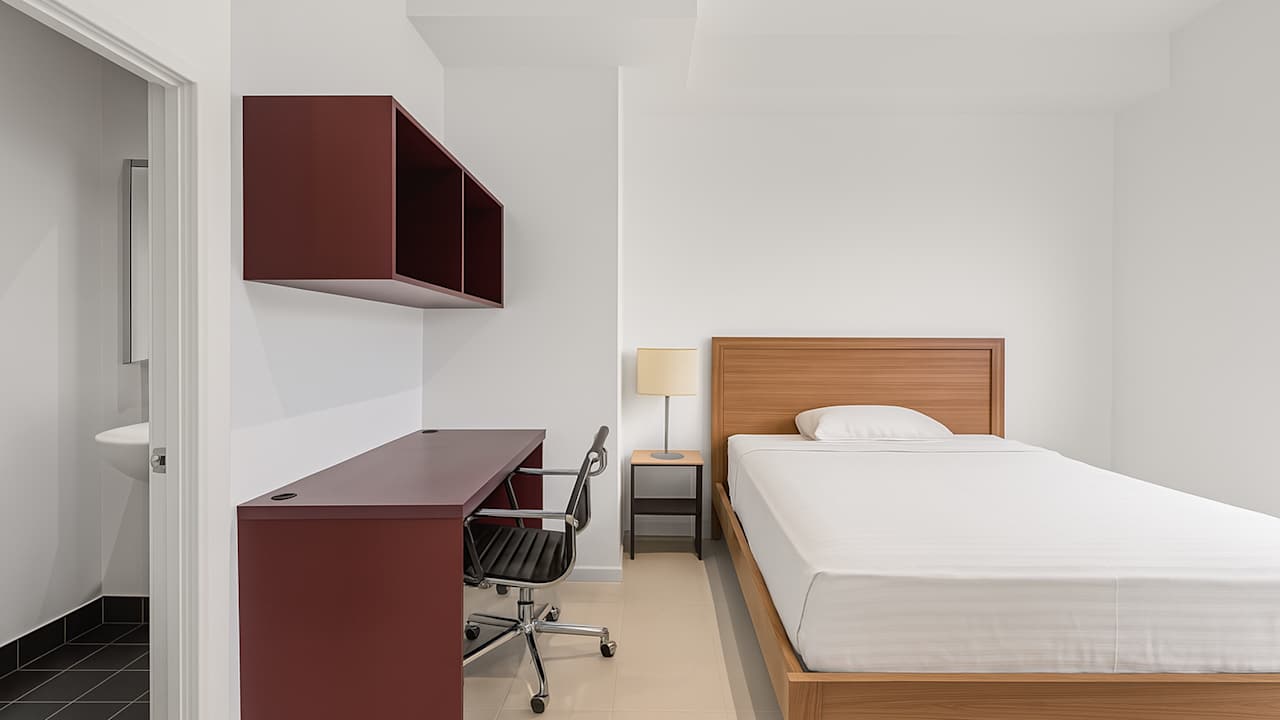 Room studio flat for rent