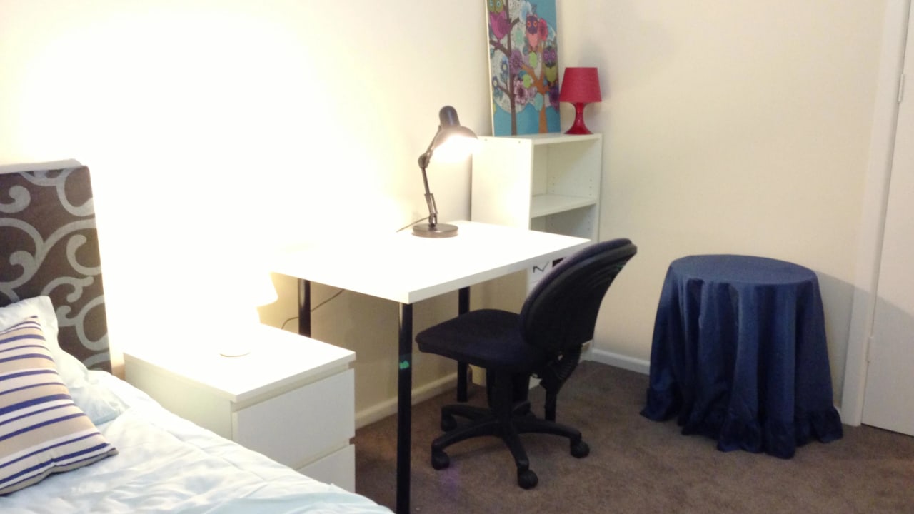 Furnished room in a flatshare