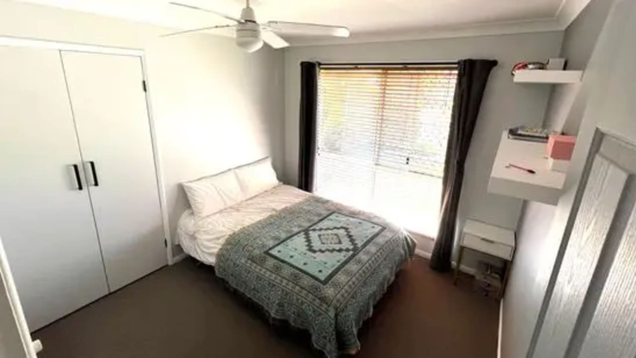 Room in a share house