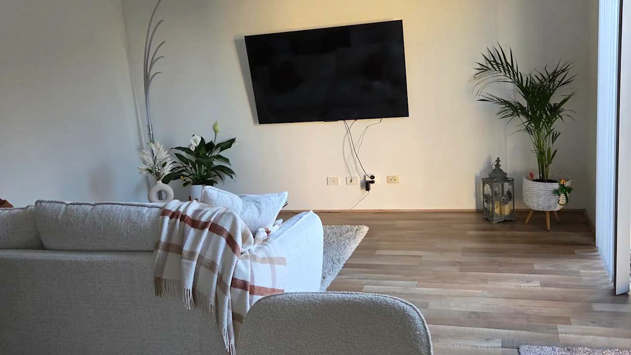 Furnished room with own bathroom