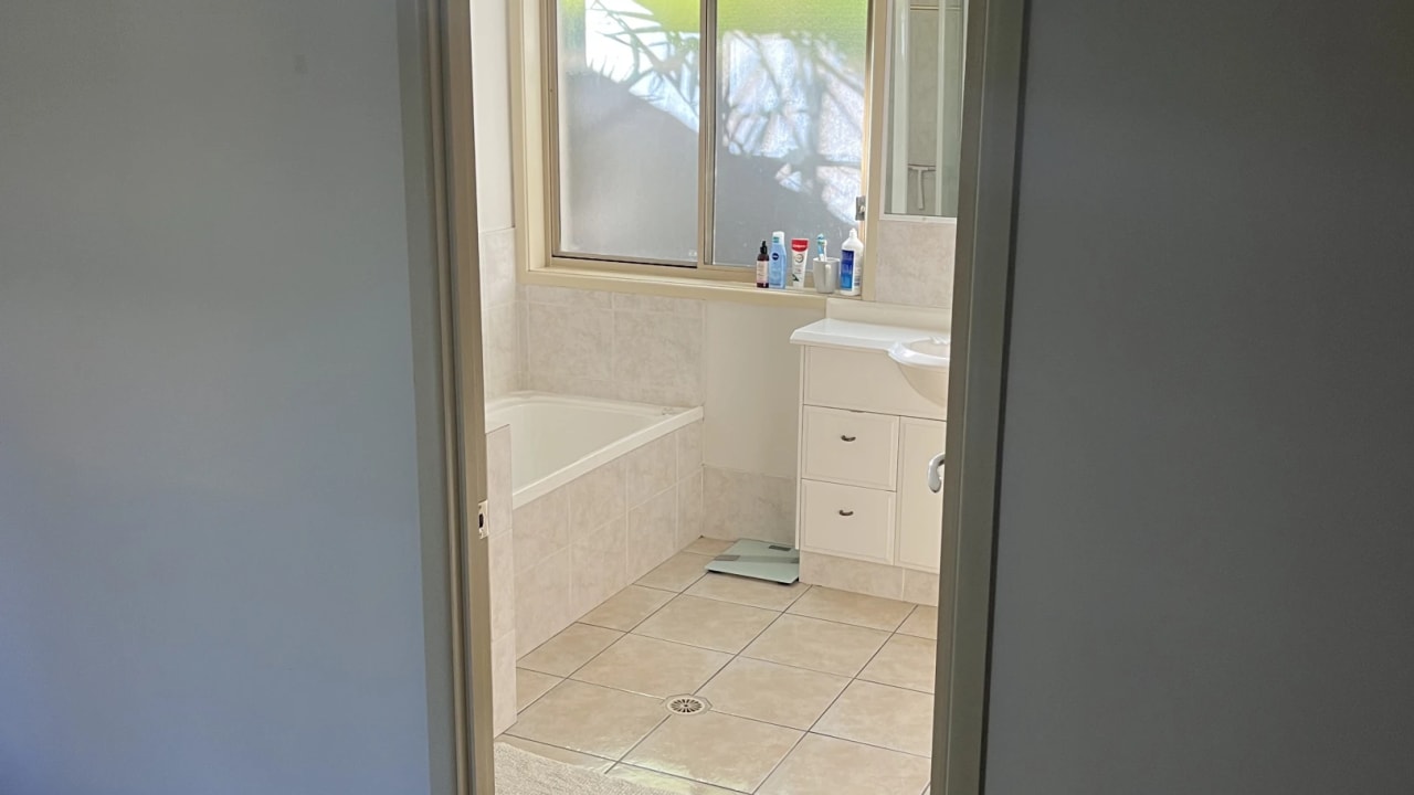 Room in a share house