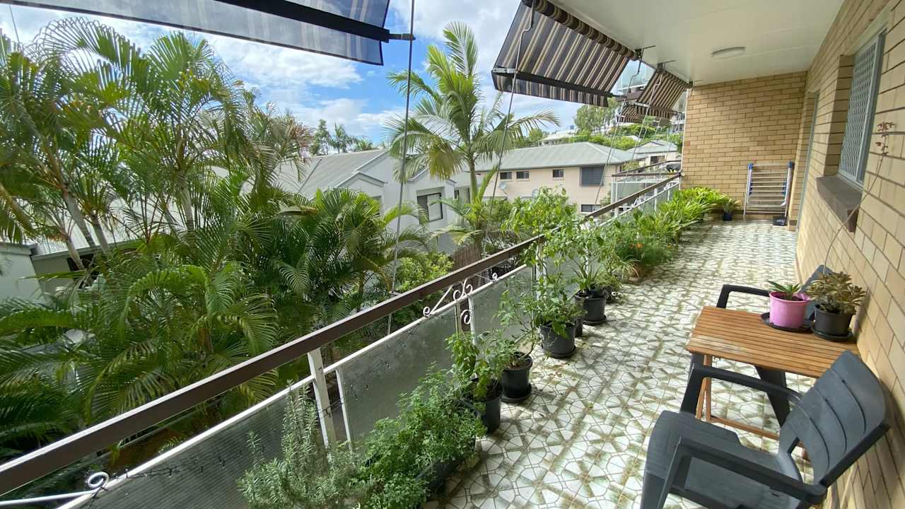 Unfurnished room in a flatshare