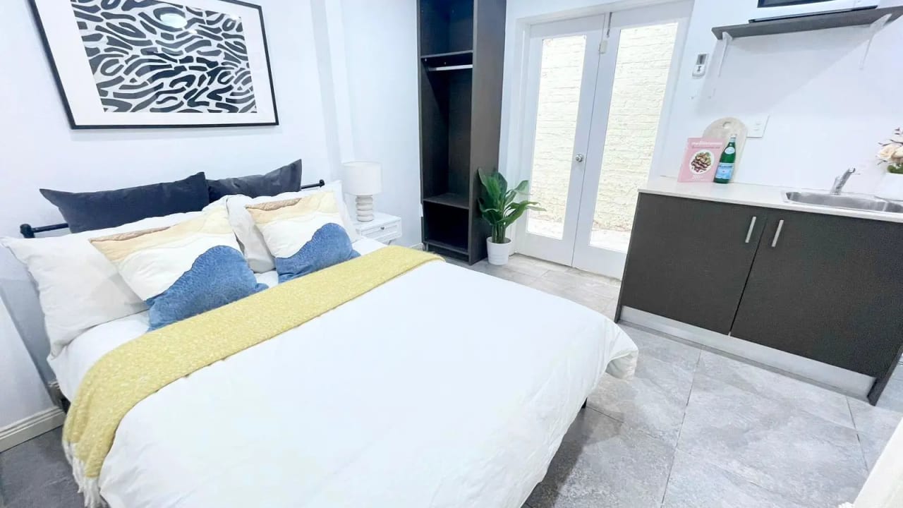 Room studio flat for rent