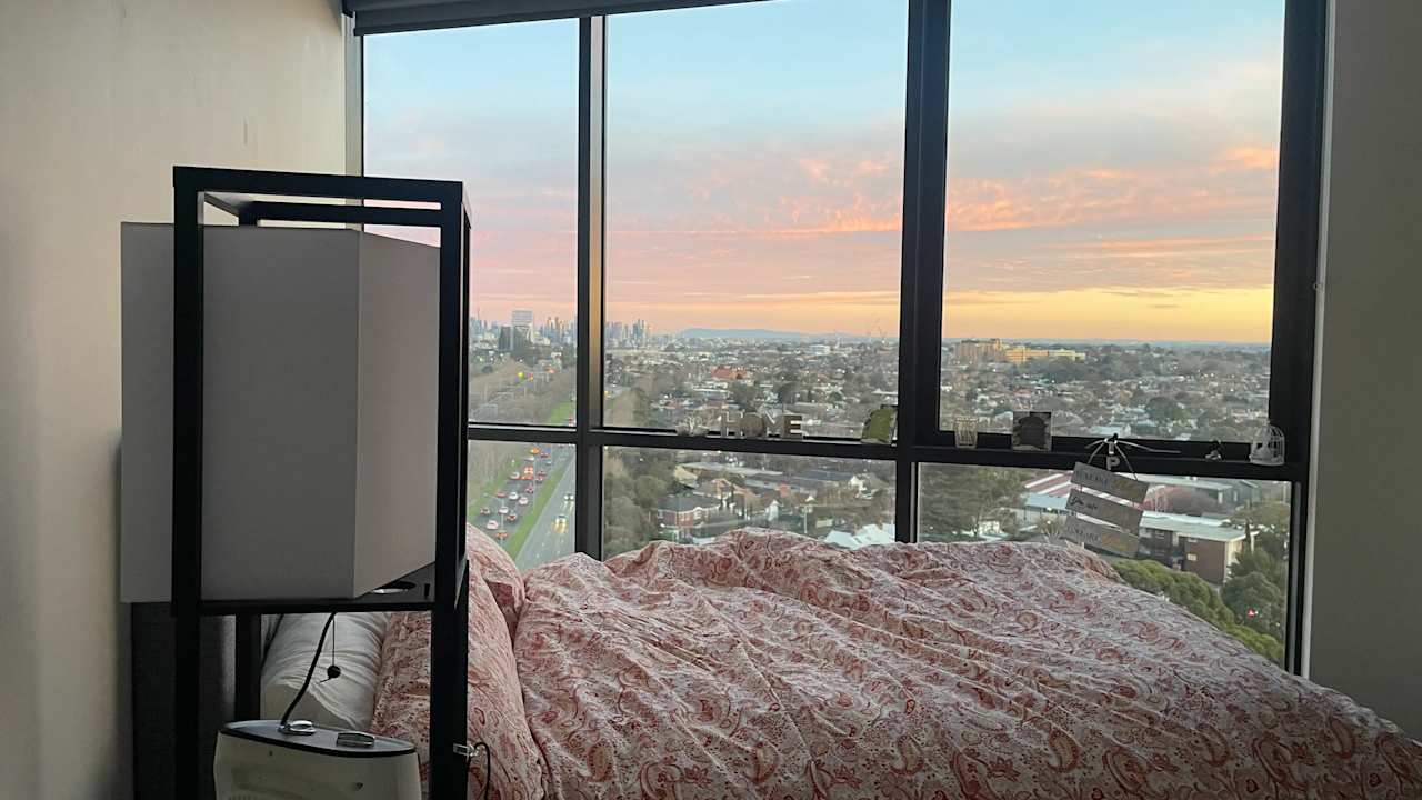 Furnished room with ensuite in a flatshare