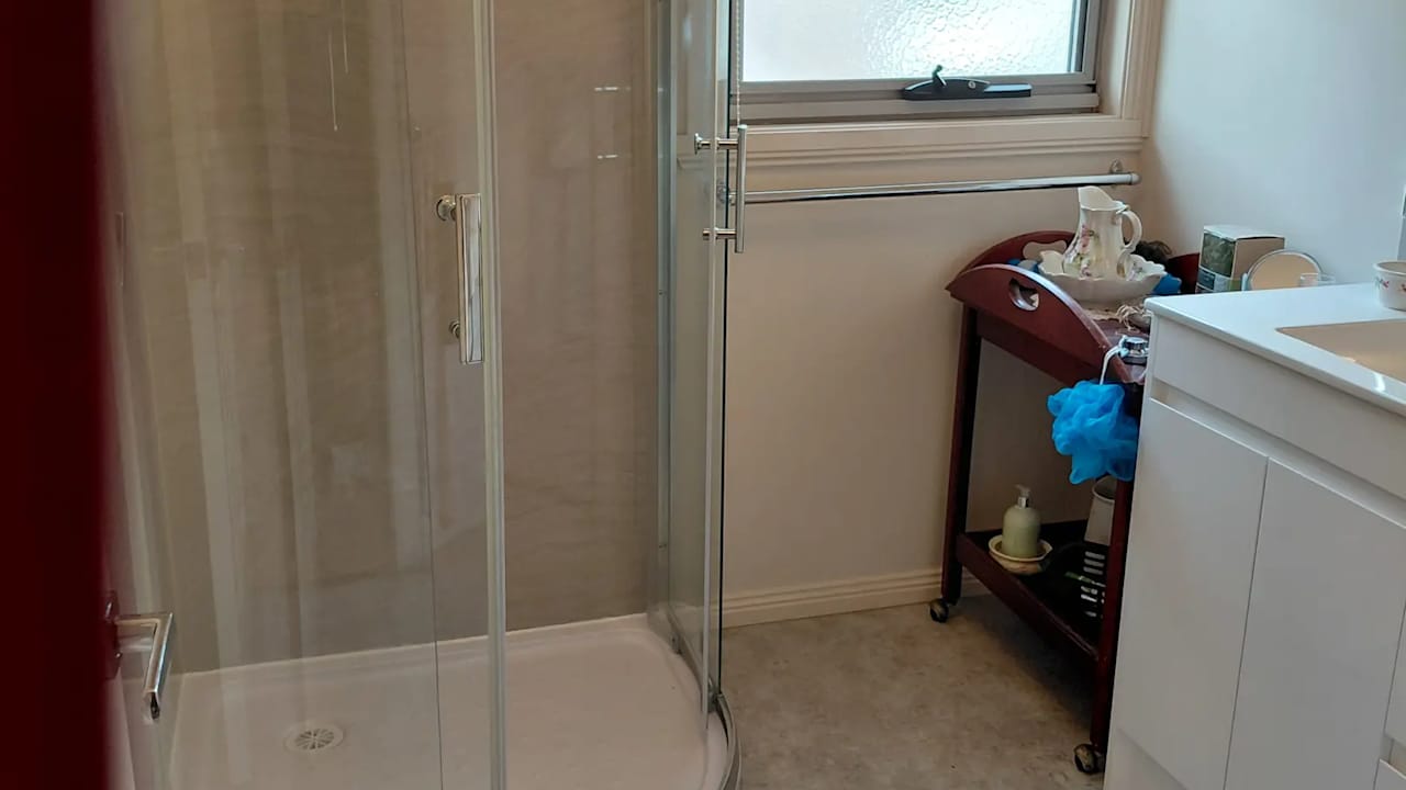 Whole property with 2 rooms for rent