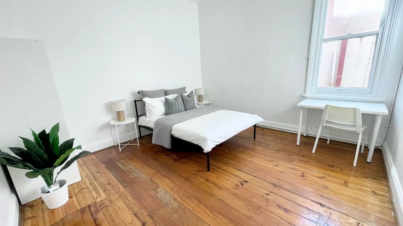 Room in a share house