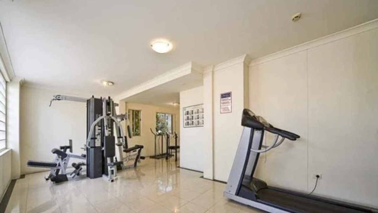 Unfurnished room in a flatshare