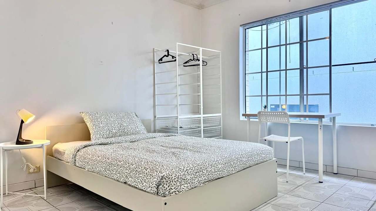 Furnished room in a share house