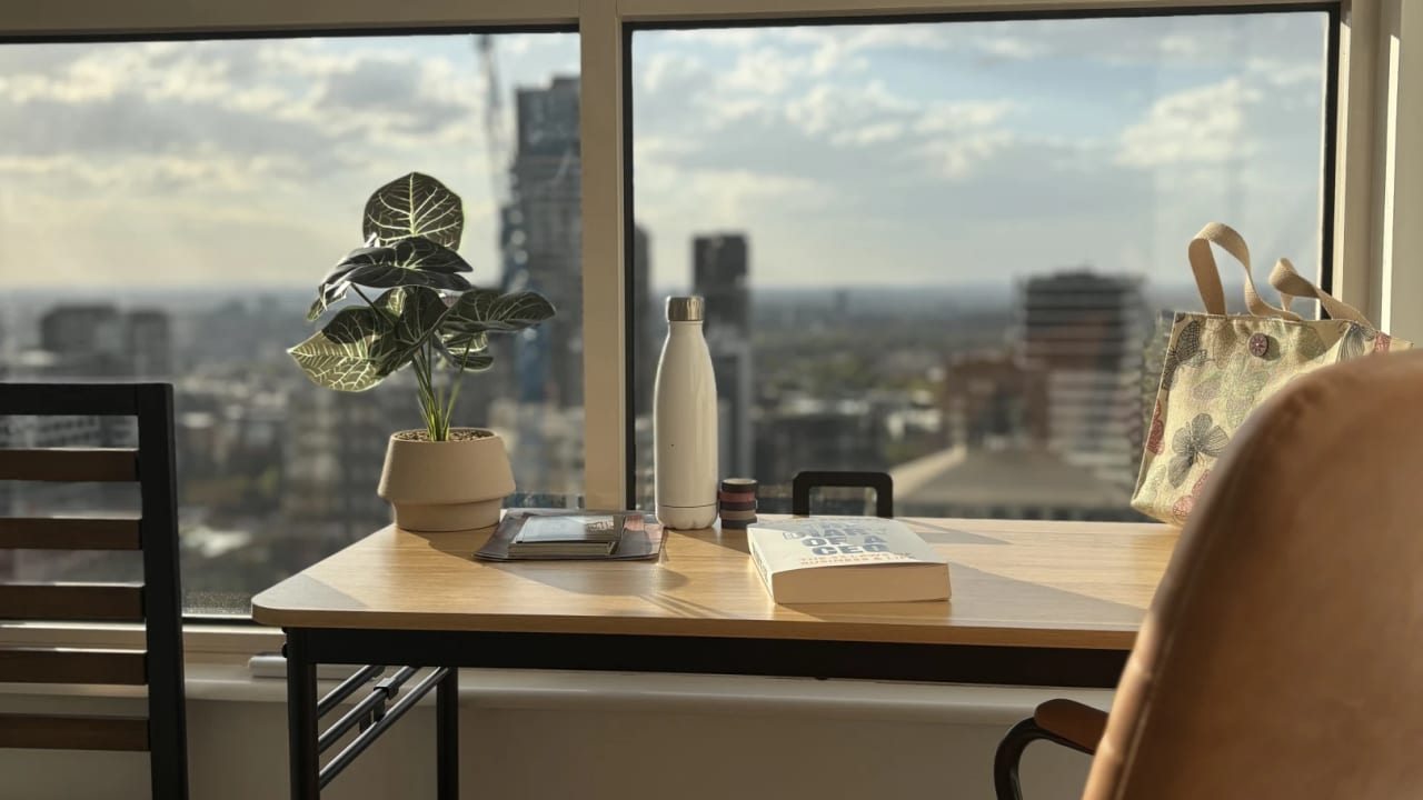 Furnished room in a flatshare