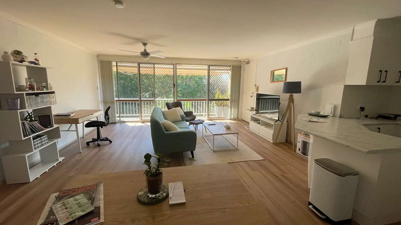 Unfurnished room in a flatshare