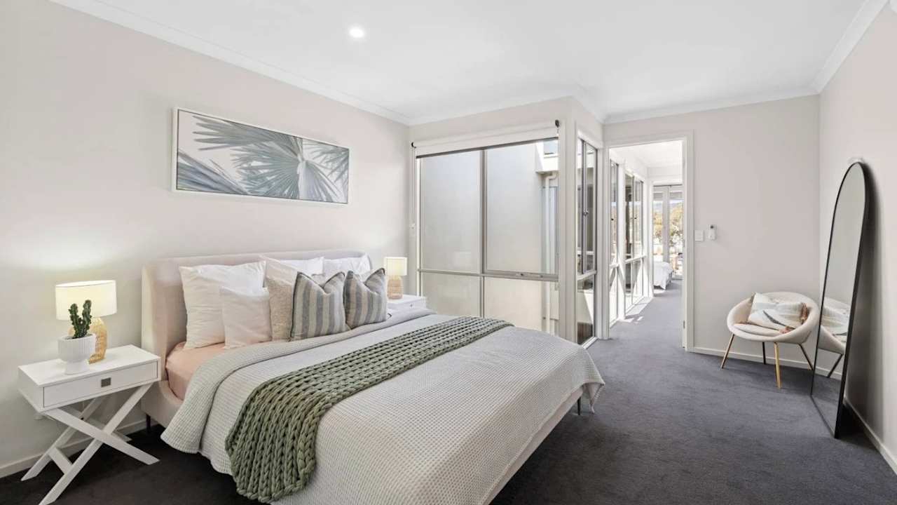 Furnished room with own bathroom