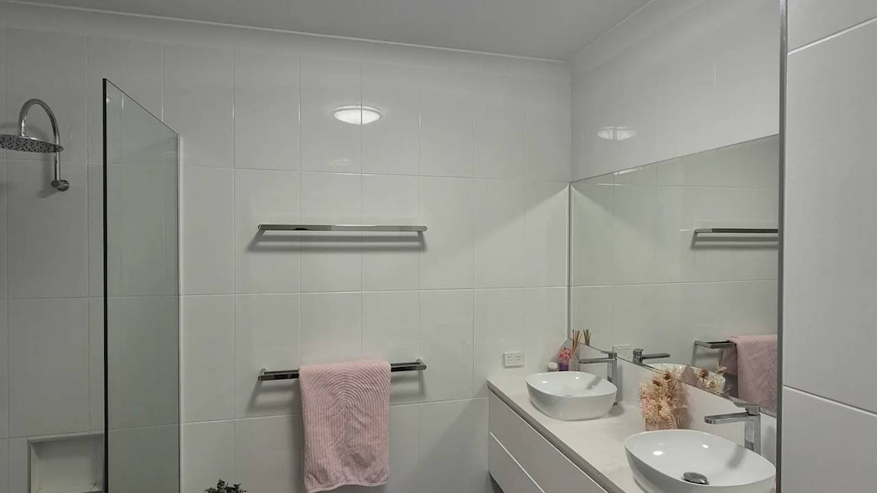 Whole property with 4 rooms for rent