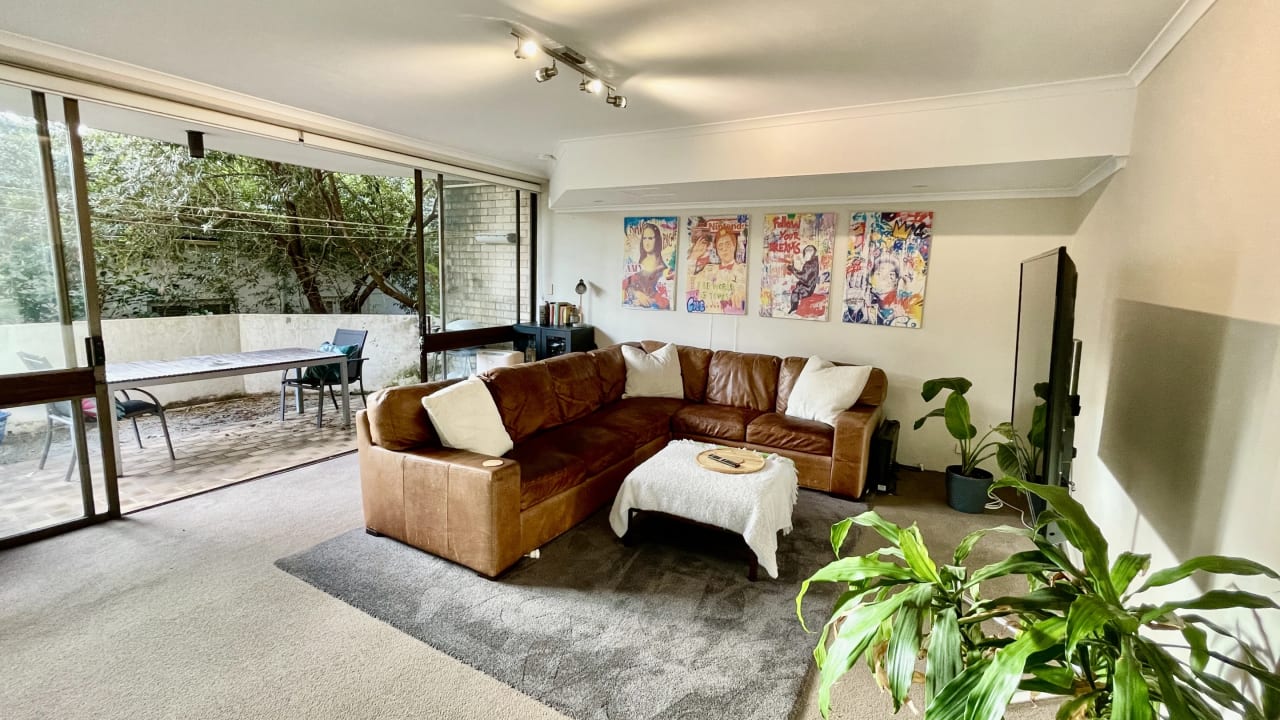 Furnished room in a share house