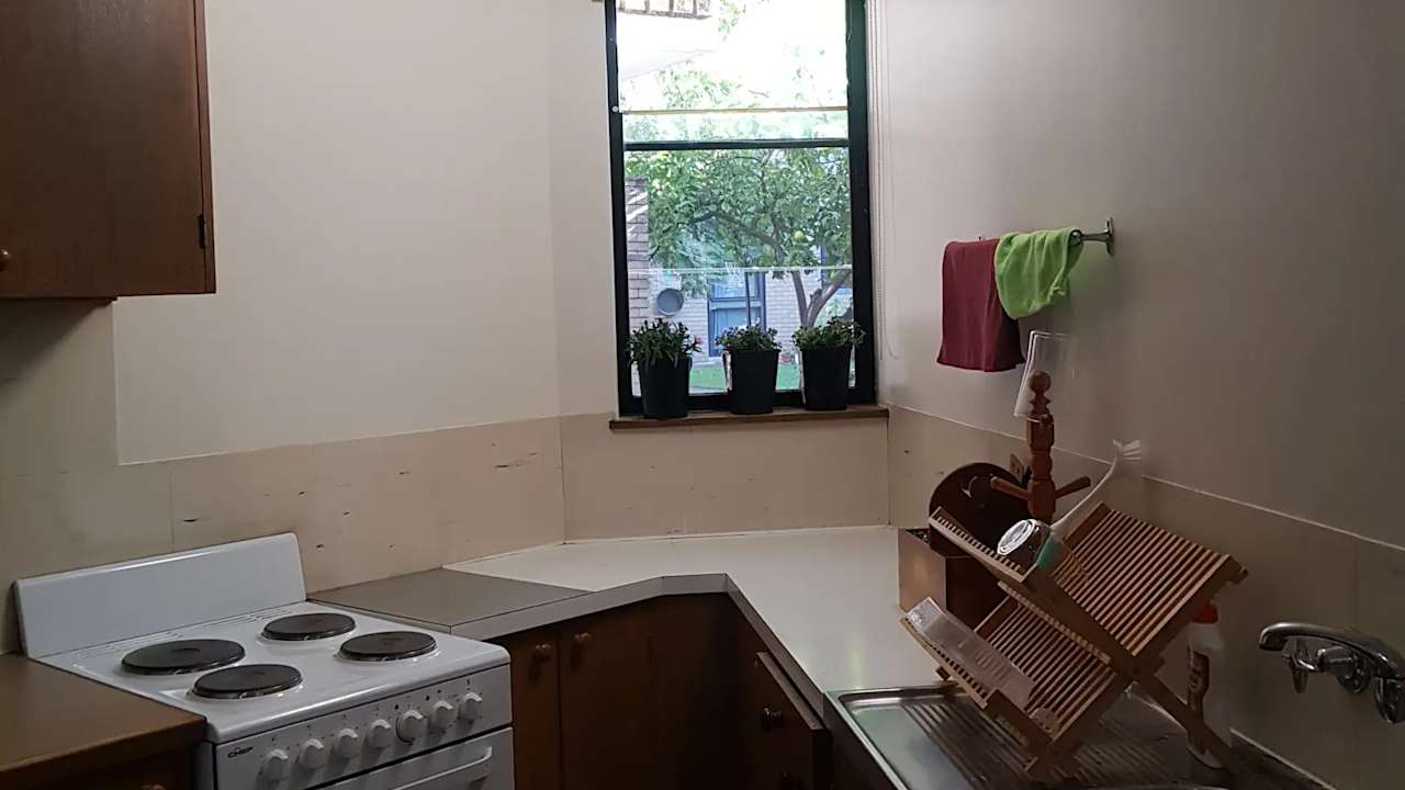 Furnished room in a flatshare