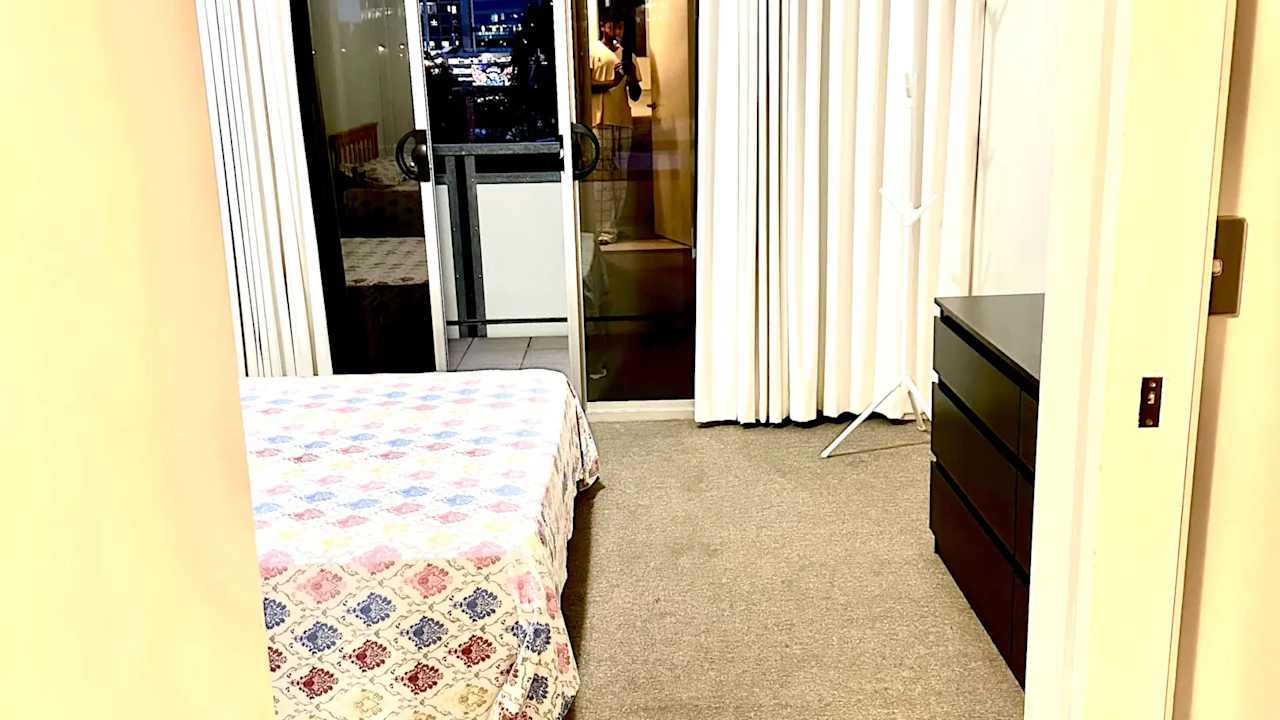 Furnished room with ensuite in a flatshare